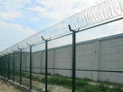 刀片刺绳护栏网